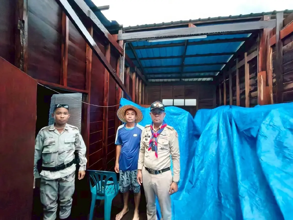 พายุฤดูร้อนถล่ม บ้านเรือนเสียหายจำนวนมาก นายอำเภอลงพื้นที่ด่วน