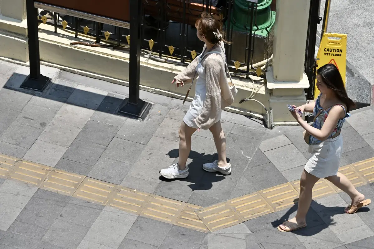 ร้อนมาก เดือดทะลุปรอท ดัชนีความร้อน กทม. 'อันตรายมาก' เกิน 52 องศา