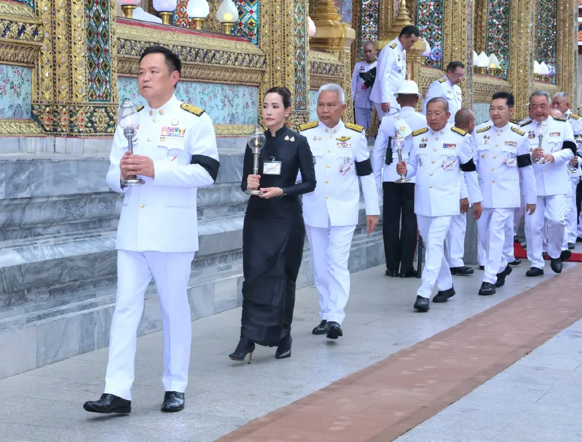 ในหลวง-พระราชินี ทรงบำเพ็ญพระราชกุศลวิสาขบูชา พุทธศักราช 2569