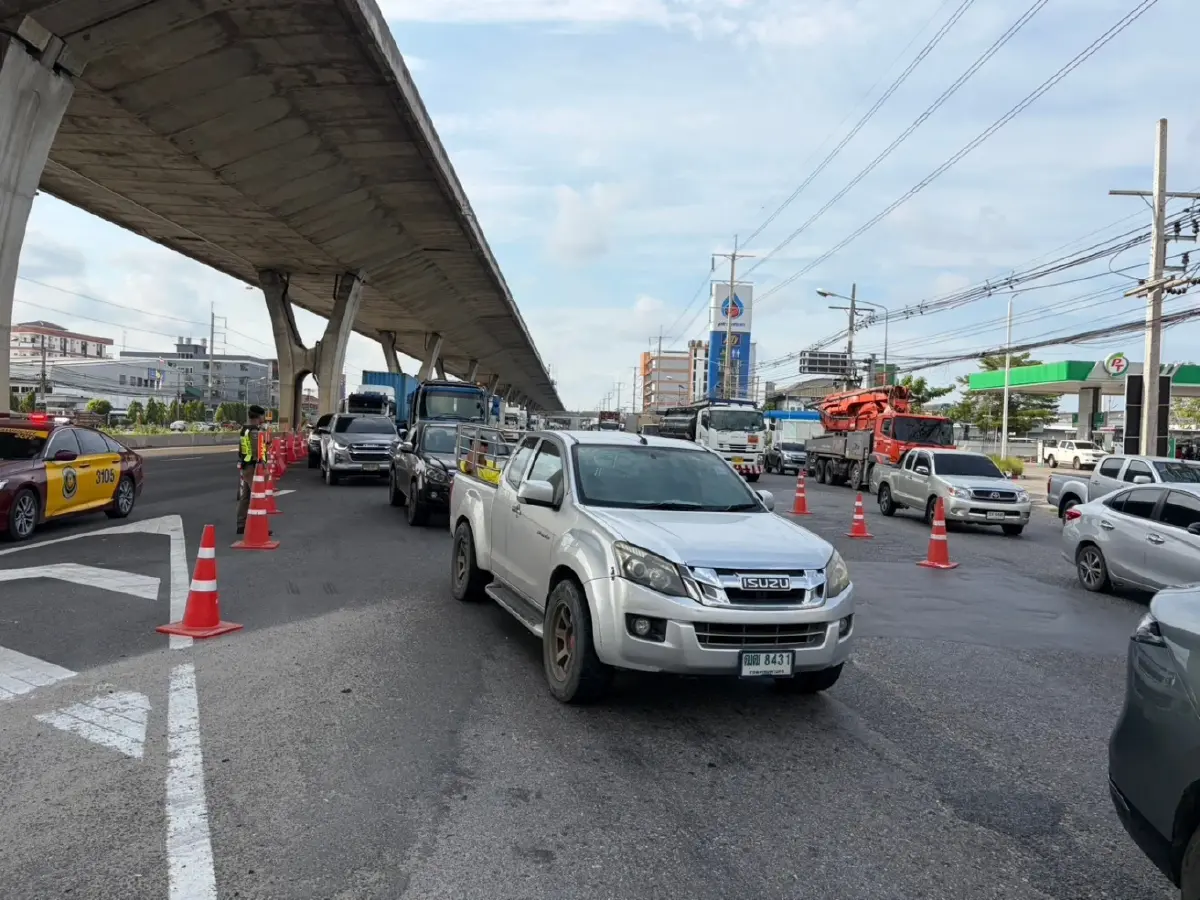 ปิดถนนบางนา-ตราด กม.40 ไฟไหม้รถแบตเตอรี่ลิเธียม เสี่ยงกระทบทางด่วน