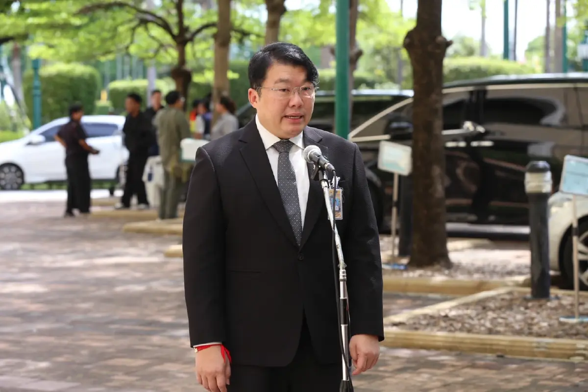 'สิริพงศ์' เผย 'กรมราง' เตรียมดำเนินคดี รถทุกคันที่ทับเส้นรางรถไฟ