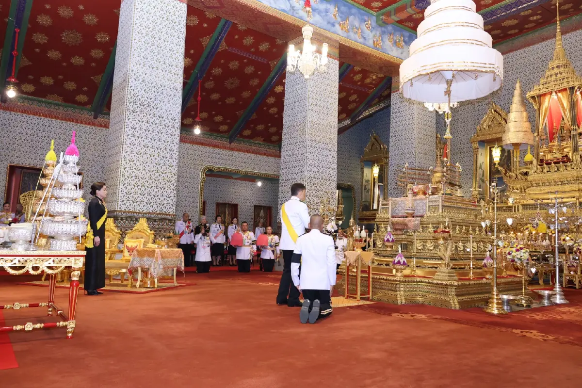 ในหลวง-พระราชินี เสด็จฯ ไปในการพระราชพิธีฉัตรมงคล พุทธศักราช 2569