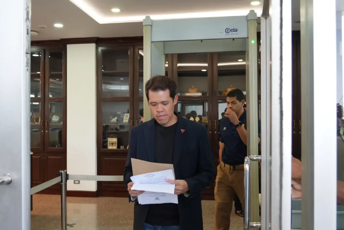 'ปกรณ์วุฒิ' ไป ป.ป.ช. ขีด 15 วัน ขอเอกสารสำนวนคดีหุ้น 'ศักดิ์สยาม'