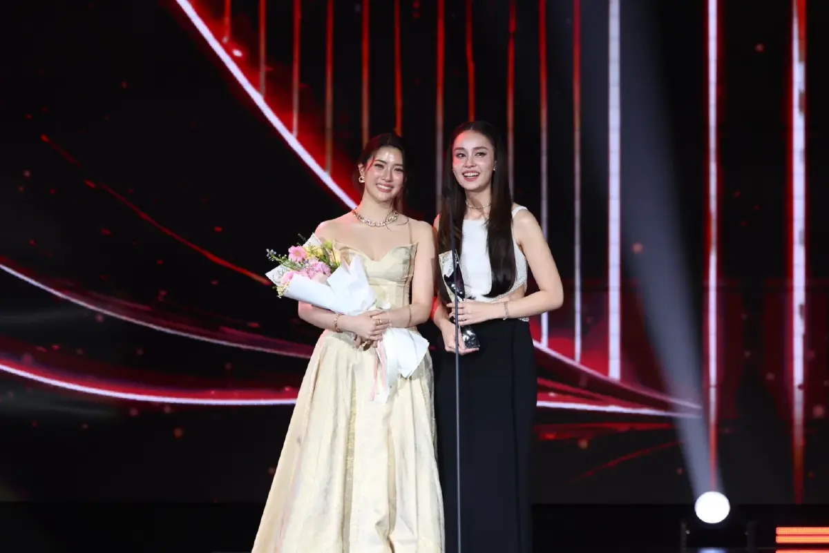 ‘เดอะสโตน’ - ‘สงคราม ส่งด่วน’ กวาดรางวัล ‘คมชัดลึก อวอร์ด’