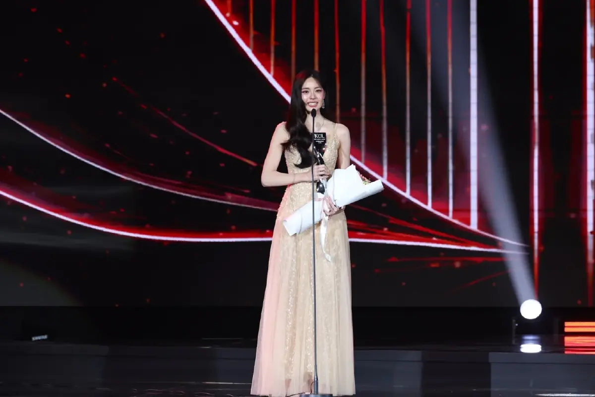 ‘เดอะสโตน’ - ‘สงคราม ส่งด่วน’ กวาดรางวัล ‘คมชัดลึก อวอร์ด’