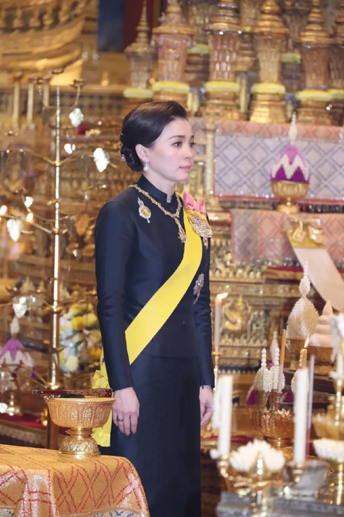 ในหลวง-พระราชินี เสด็จฯ บำเพ็ญพระราชกุศลทักษิณานุปทาน ในการพระราชพิธีฉัตรมงคล 2569
