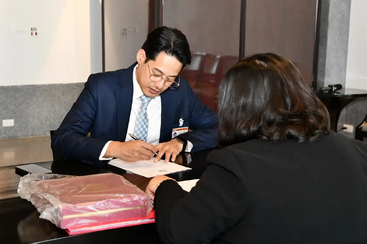 'เพชร กรุณพล' คัมแบ็กสภา รายงานตัว สส.ปาร์ตี้ลิสต์ ปชน.แทน 'ดร.โจ'