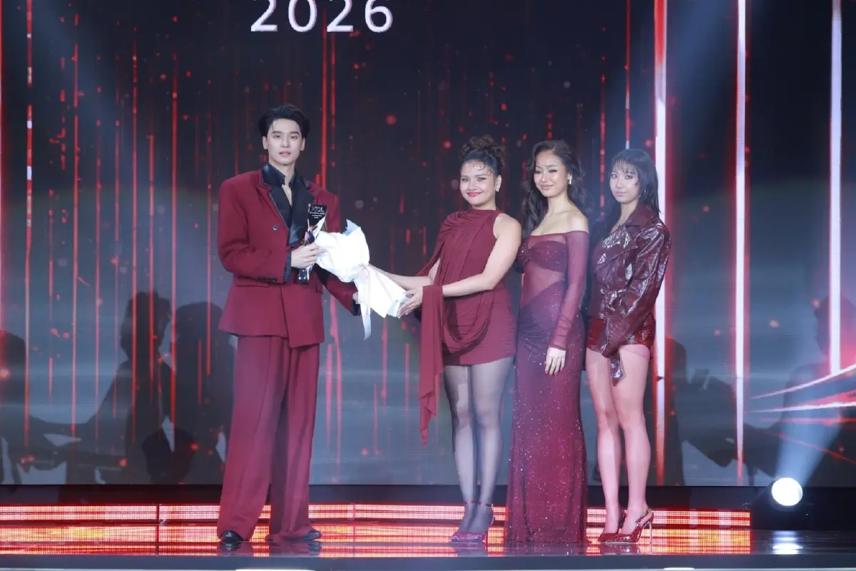 ‘เดอะสโตน’ - ‘สงคราม ส่งด่วน’ กวาดรางวัล ‘คมชัดลึก อวอร์ด’