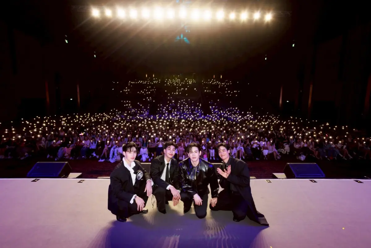 ‘เต-นิว’ นำทีมดูซีรีส์ใหม่ความรักของกู้ภัยกับสจ๊วต ‘หมาเห่าเครื่องบิน Love at First Flight’