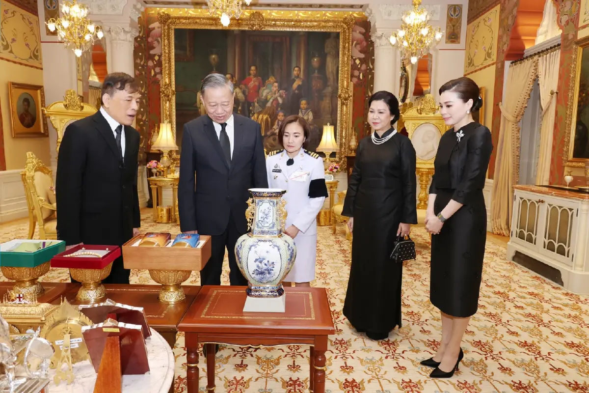 ในหลวง-พระราชินี ทรงรับ ปธน.เวียดนาม พร้อมภริยา ในโอกาสเยือนไทยอย่างเป็นทางการ