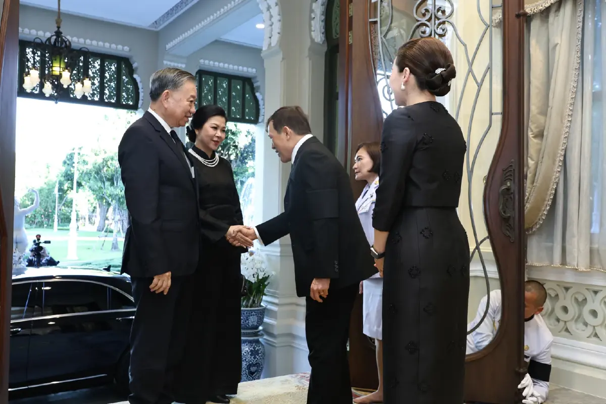 ในหลวง-พระราชินี ทรงรับ ปธน.เวียดนาม พร้อมภริยา ในโอกาสเยือนไทยอย่างเป็นทางการ