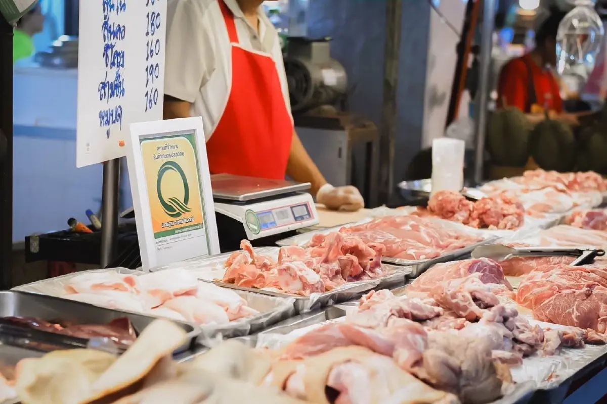 กินดีอยู่ดี มกอช. ปักหมุดแผงค้าสินค้า Q ยกระดับตลาดถนอมมิตร