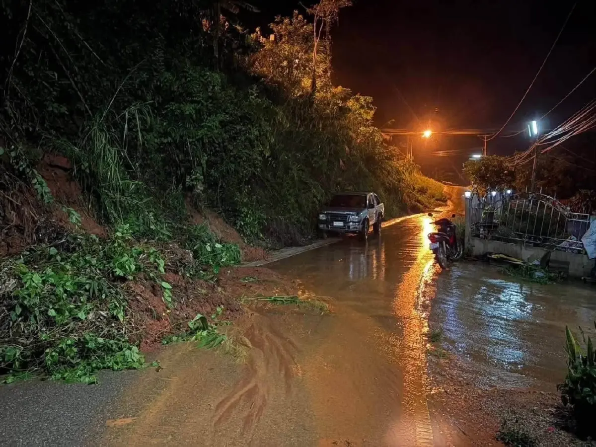 ฝนตกหนักน้ำป่าหลาก น่านน้ำท่วม 5 หมู่บ้าน