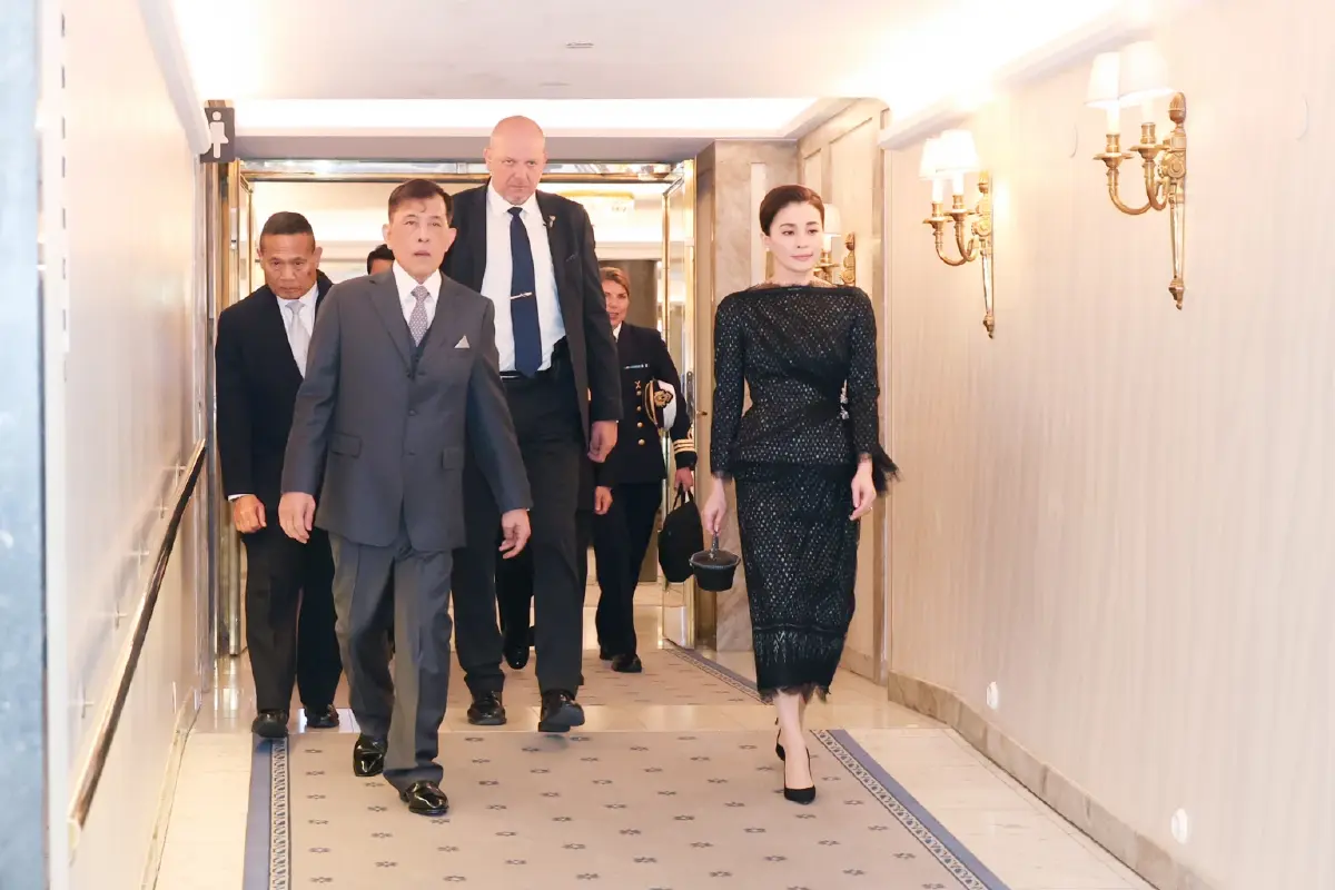 ในหลวง-พระราชินี เสด็จฯ กลับไทย หลังทรงร่วมงานพระราชพิธี 80 พรรษา สมเด็จพระราชาธิบดีคาร์ลที่ 16 กุสตาฟแห่งสวีเดน
