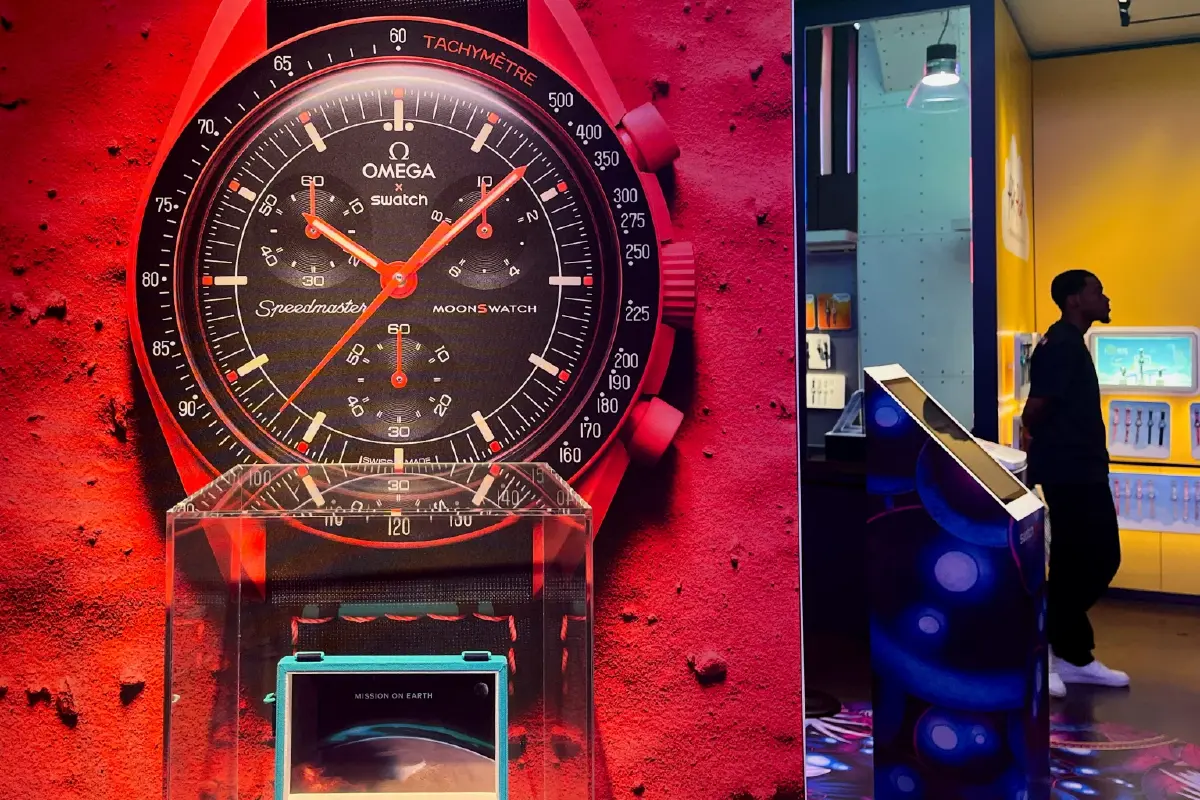 AP x Swatch 'Royal Pop' นาฬิกาพก 8 สีสุดป๊อป เคาะราคา 400 ดอลลาร์