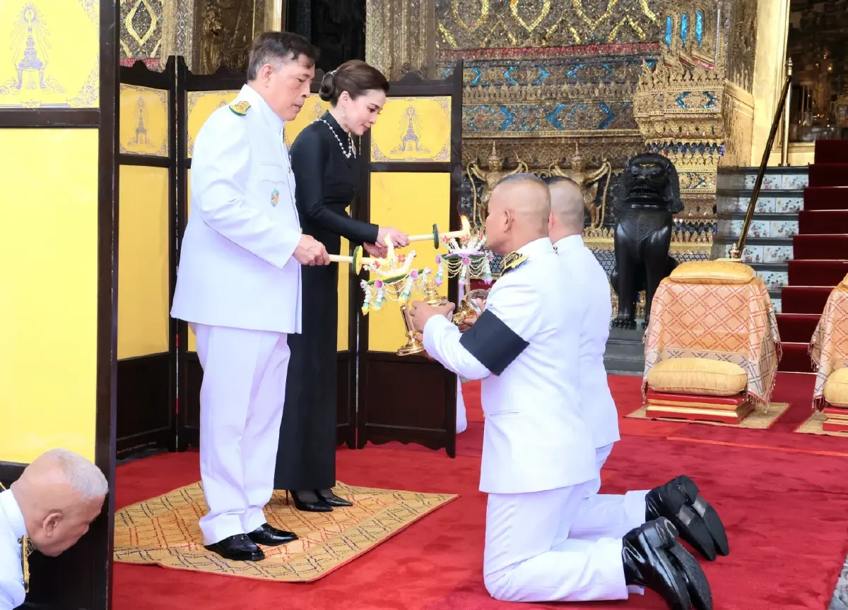 ในหลวง-พระราชินี ทรงบำเพ็ญพระราชกุศลวิสาขบูชา พุทธศักราช 2569