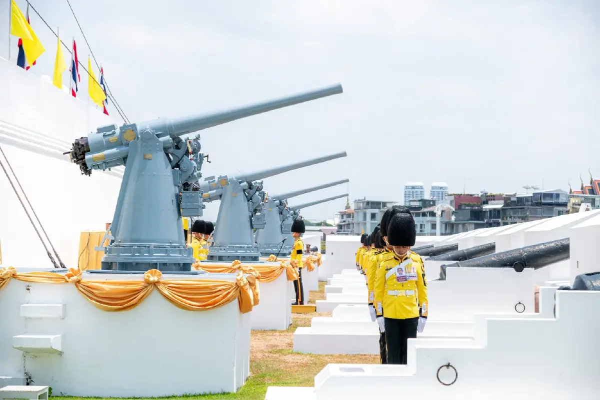 ยิงสลุตหลวงเฉลิมพระเกียรติ สมเด็จพระเจ้าอยู่หัว เนื่องในฉัตรมงคล 2569