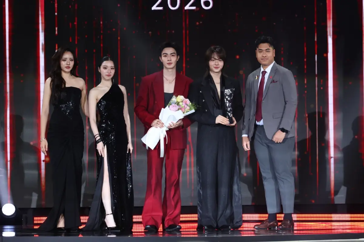‘เดอะสโตน’ - ‘สงคราม ส่งด่วน’ กวาดรางวัล ‘คมชัดลึก อวอร์ด’