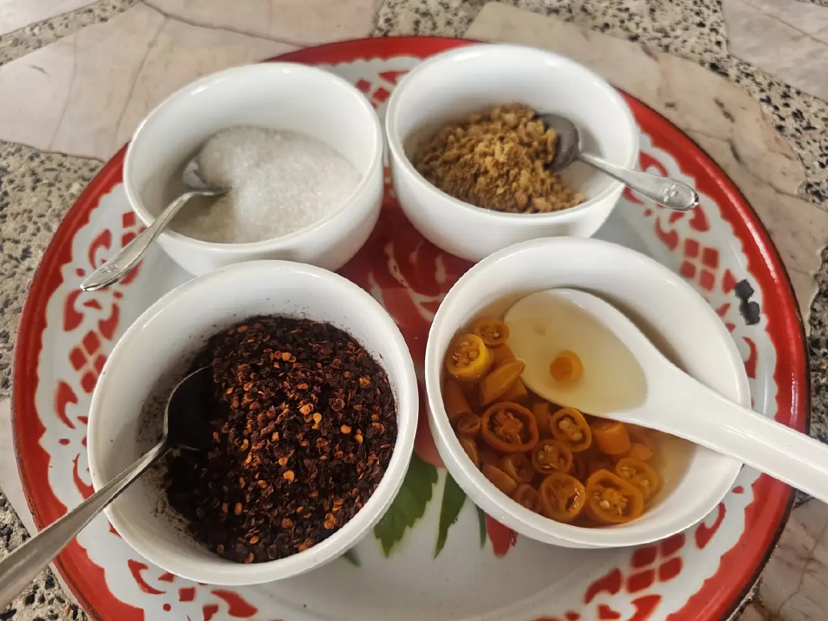 ก๋วยเตี๋ยวไก่ร้านนก by โก้-ธีรศักดิ์ ตำนาน 52 ปี 'ก๋วยเตี๋ยวไก่'