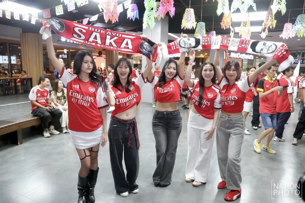 แฟนปืนใหญ่ไทยจัดใหญ่ ฉลองแชมป์พรีเมียร์ลีกรอบ 22 ปี พร้อมรวมพลังเชียร์นัดชิง UCL คืนนี้