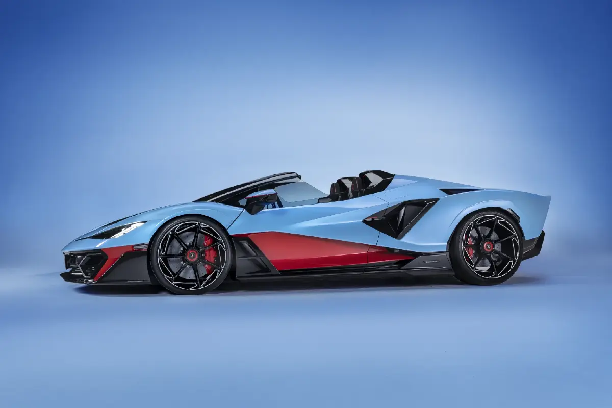 ลัมโบร์กินี เปิดตัว “Fenomeno Roadster” รุ่นพิเศษ 15 คัน 