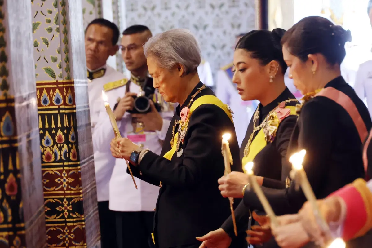ในหลวง-พระราชินี เสด็จฯ ไปในการพระราชพิธีฉัตรมงคล พุทธศักราช 2569