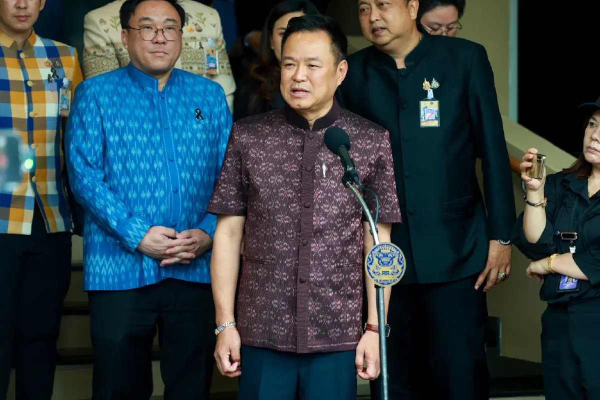 รัฐสภาสีน้ำเงิน ปัดตก 82 ร่างกม. จับตารวบอำนาจ ‘ท้องถิ่น-แก้รธน.’
