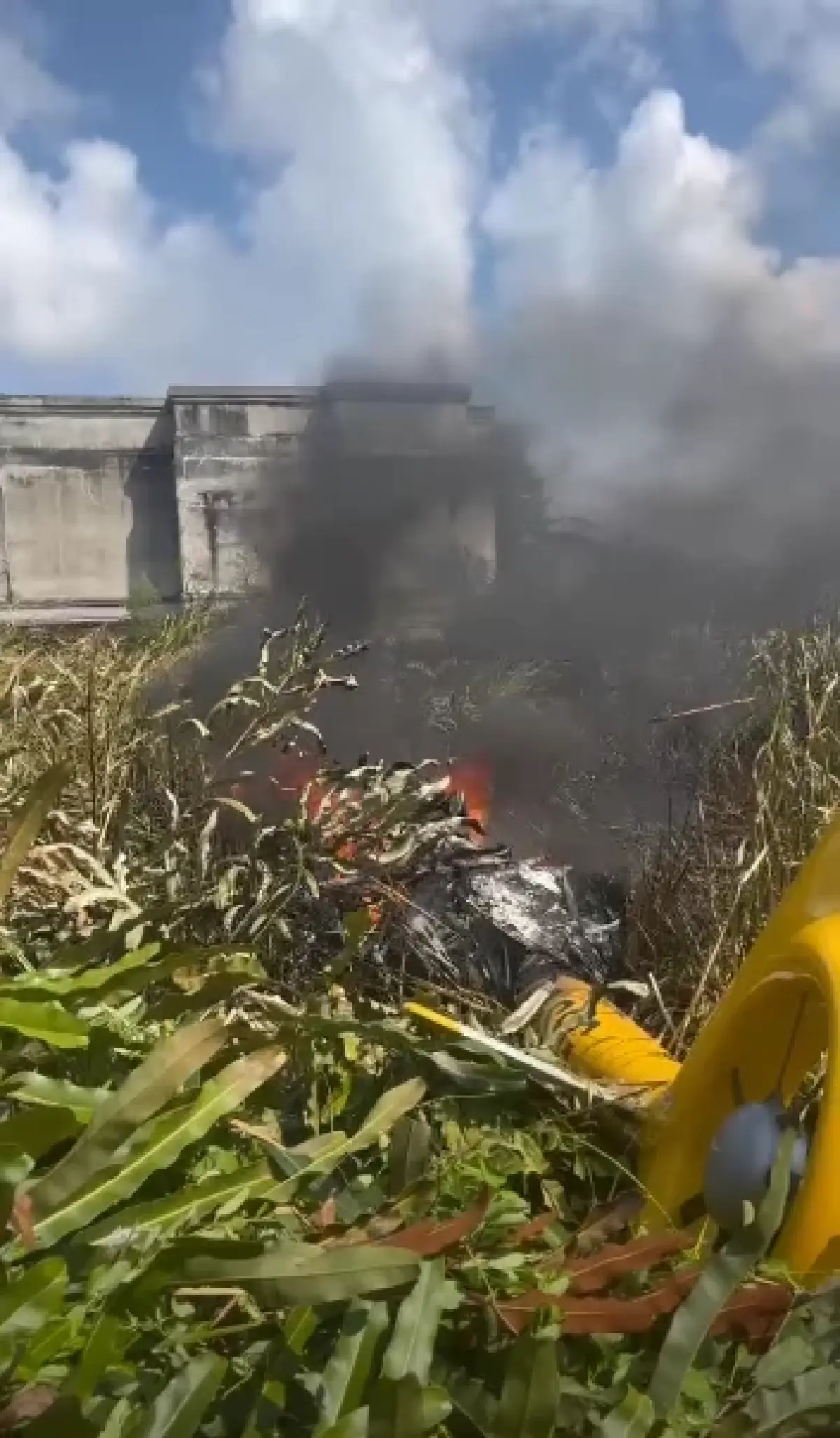 ด่วน! เฮลิคอปเตอร์ตก สมุทรปราการ นักบิน บาดเจ็บ เร่งช่วยเหลือ