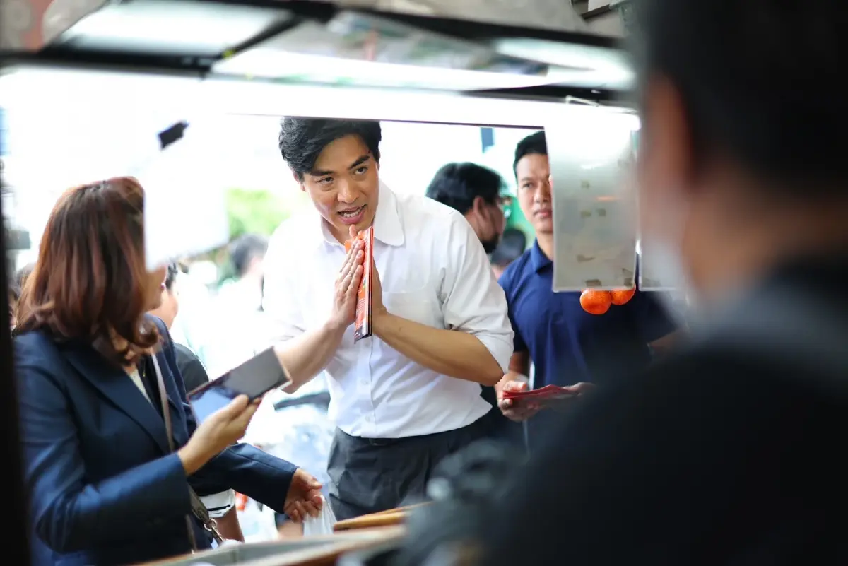 'ชัยวัฒน์' ไปหาเสียงบางลำพู ยันเมืองพัฒนาได้ ไม่ทิ้งใครข้างหลัง