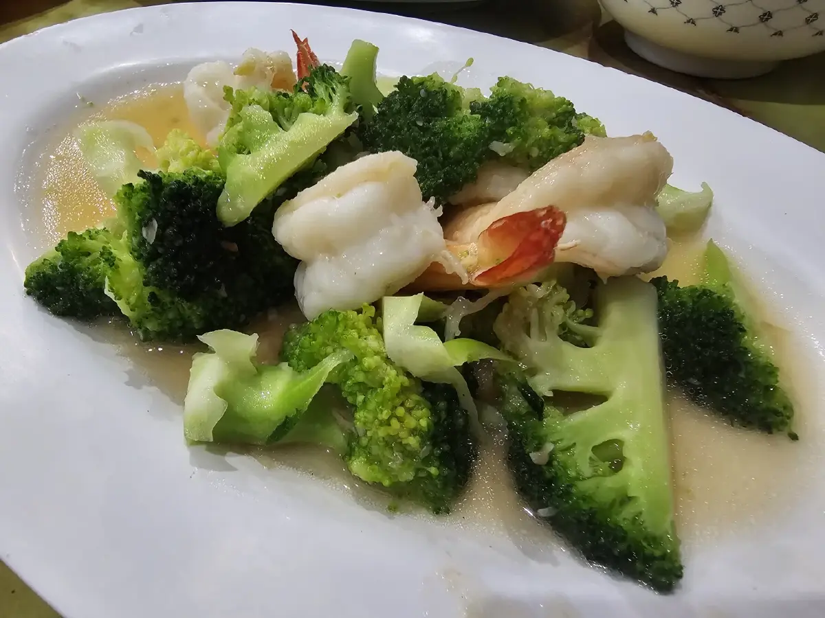 ‘มะระผัดไข่’ รสชาติถูกใจที่ ‘กอชุนฮวด’ ร้านข้าวต้ม มิชลิน 4 ปีซ้อน