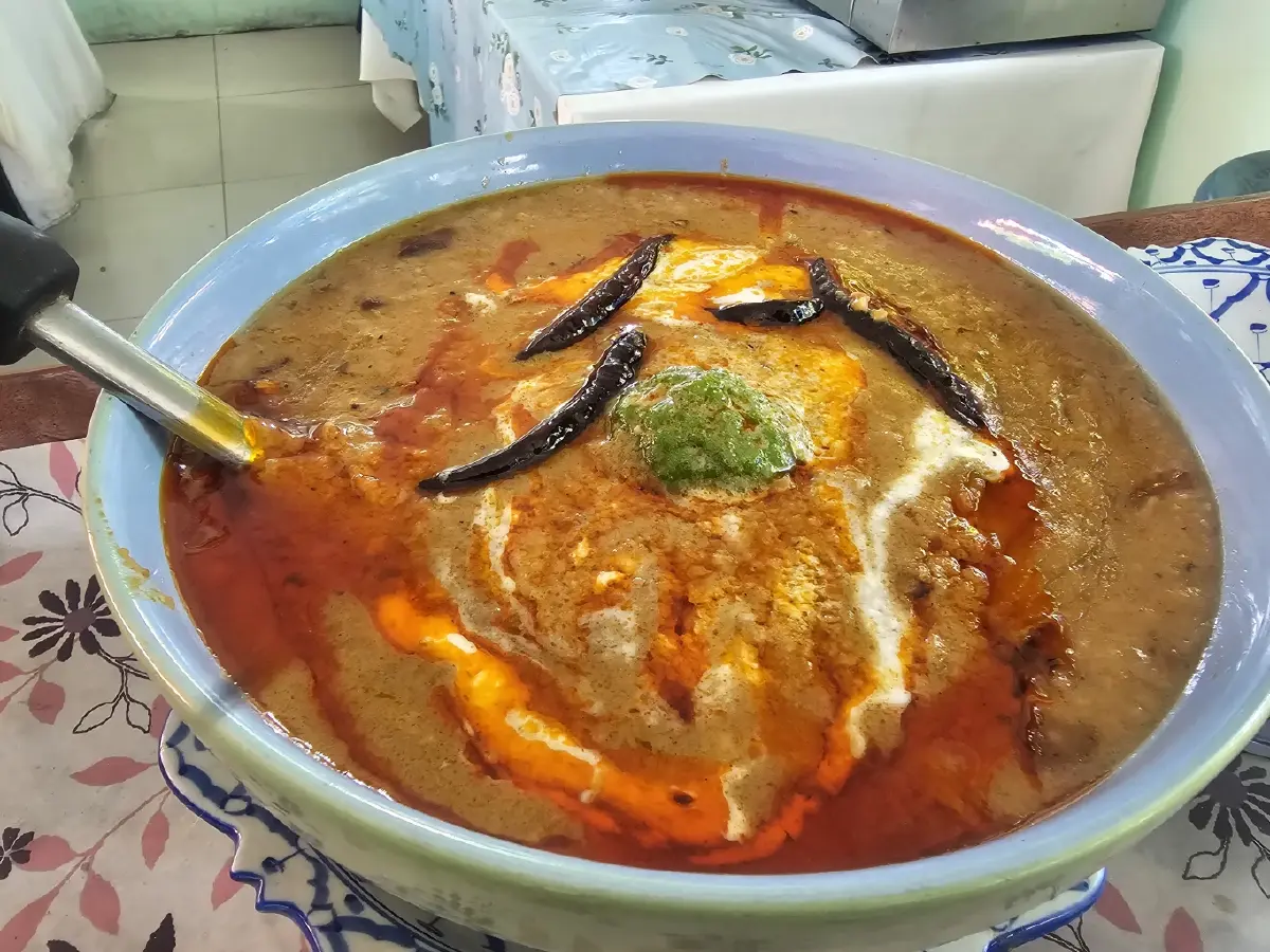 ‘บุฟเฟ่ต์ข้าวแกง' อร่อยคุ้ม 159 บาท ที่ 'ร้านครัวกลางกรุง'