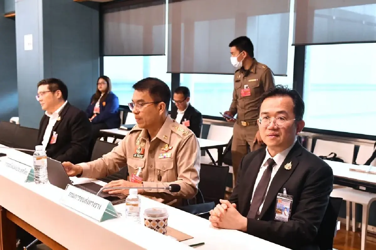 'กมธ.คมนาคม' สอบอุบัติเหตุรถไฟชนรถเมล์ ซัดเป็นปัญหาเชิงระบบ-คน