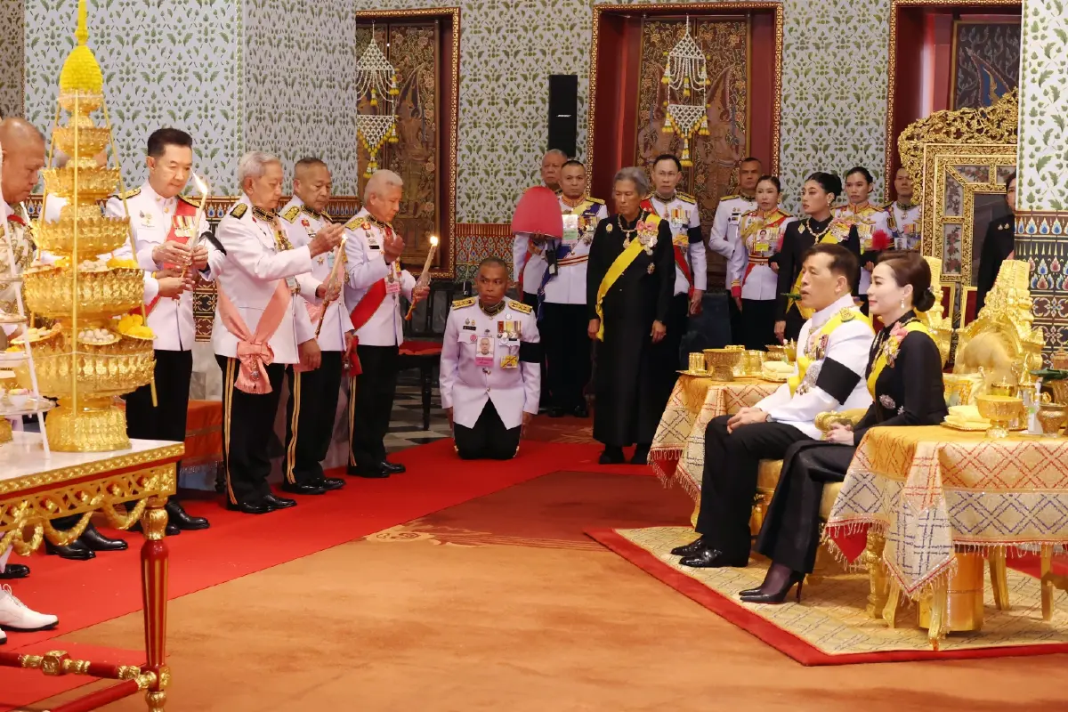 ในหลวง-พระราชินี เสด็จฯ ไปในการพระราชพิธีฉัตรมงคล พุทธศักราช 2569