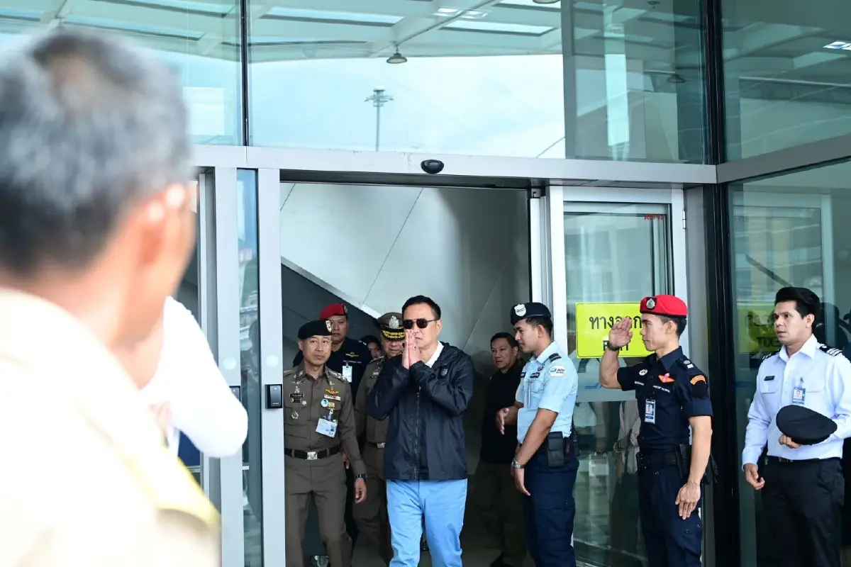 ‘อนุทิน’ ลงพื้นที่ภูเก็ต ตรวจราชการ แก้ปัญหารุกที่หาดบางเทา-หาดฟรีด้อม