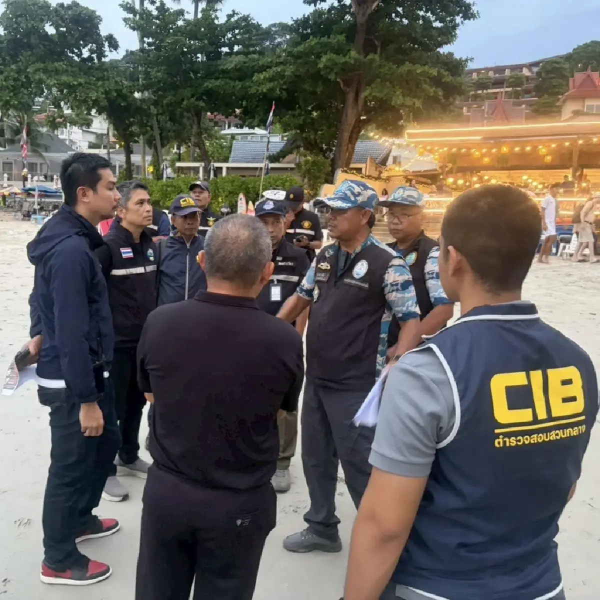 ลุยลงพื้นที่หาดกะตะ นักท่องเที่ยวจีน ยิงปลานกแก้ว ว่อนโซเชียล