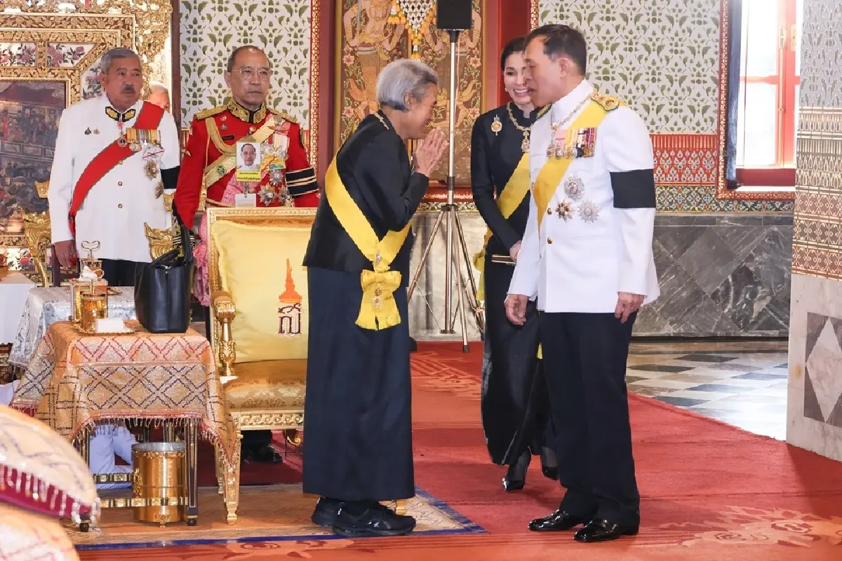 ในหลวง-พระราชินี เสด็จฯ บำเพ็ญพระราชกุศลทักษิณานุปทาน ในการพระราชพิธีฉัตรมงคล 2569