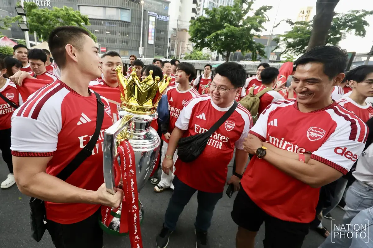 แฟนปืนใหญ่ไทยจัดใหญ่ ฉลองแชมป์พรีเมียร์ลีกรอบ 22 ปี พร้อมรวมพลังเชียร์นัดชิง UCL คืนนี้