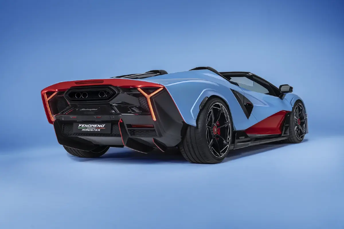 ลัมโบร์กินี เปิดตัว “Fenomeno Roadster” รุ่นพิเศษ 15 คัน 