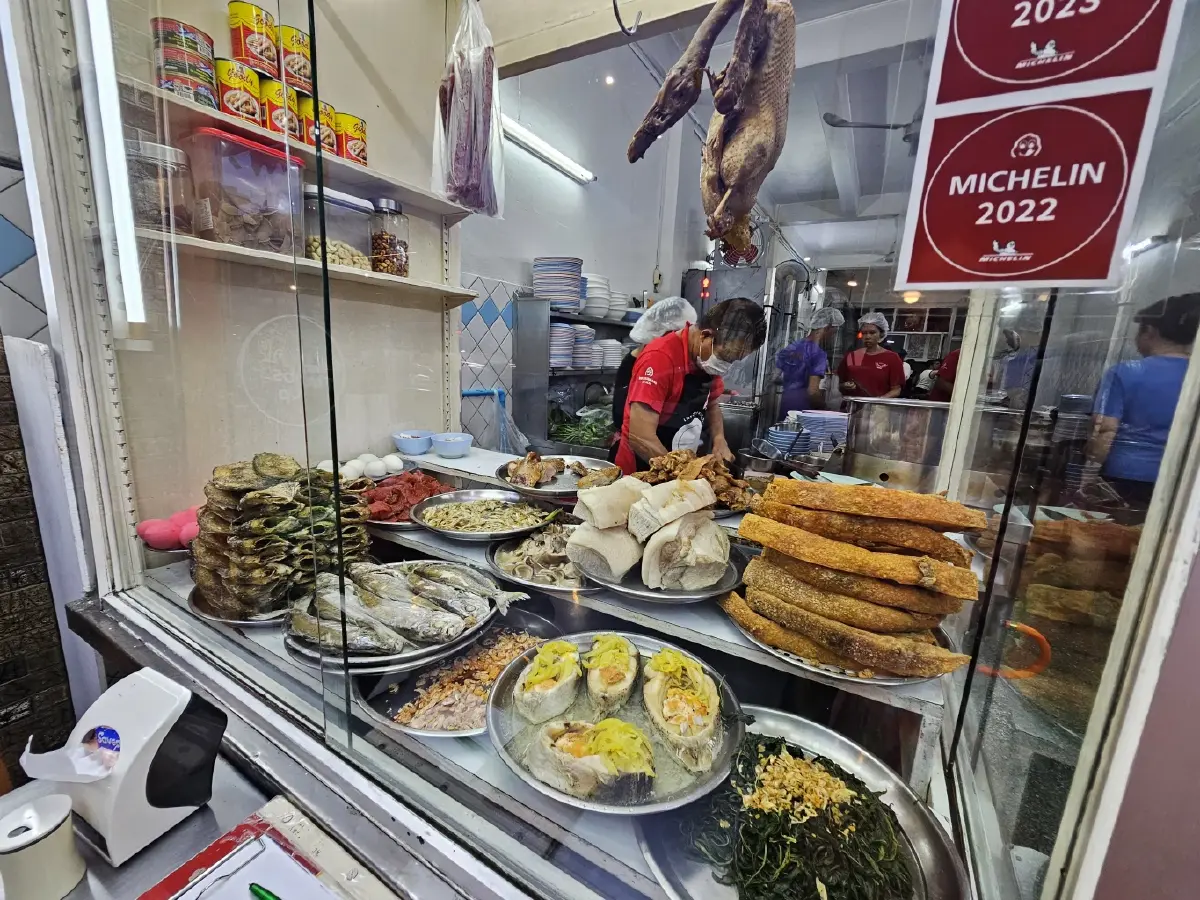 ‘มะระผัดไข่’ รสชาติถูกใจที่ ‘กอชุนฮวด’ ร้านข้าวต้ม มิชลิน 4 ปีซ้อน