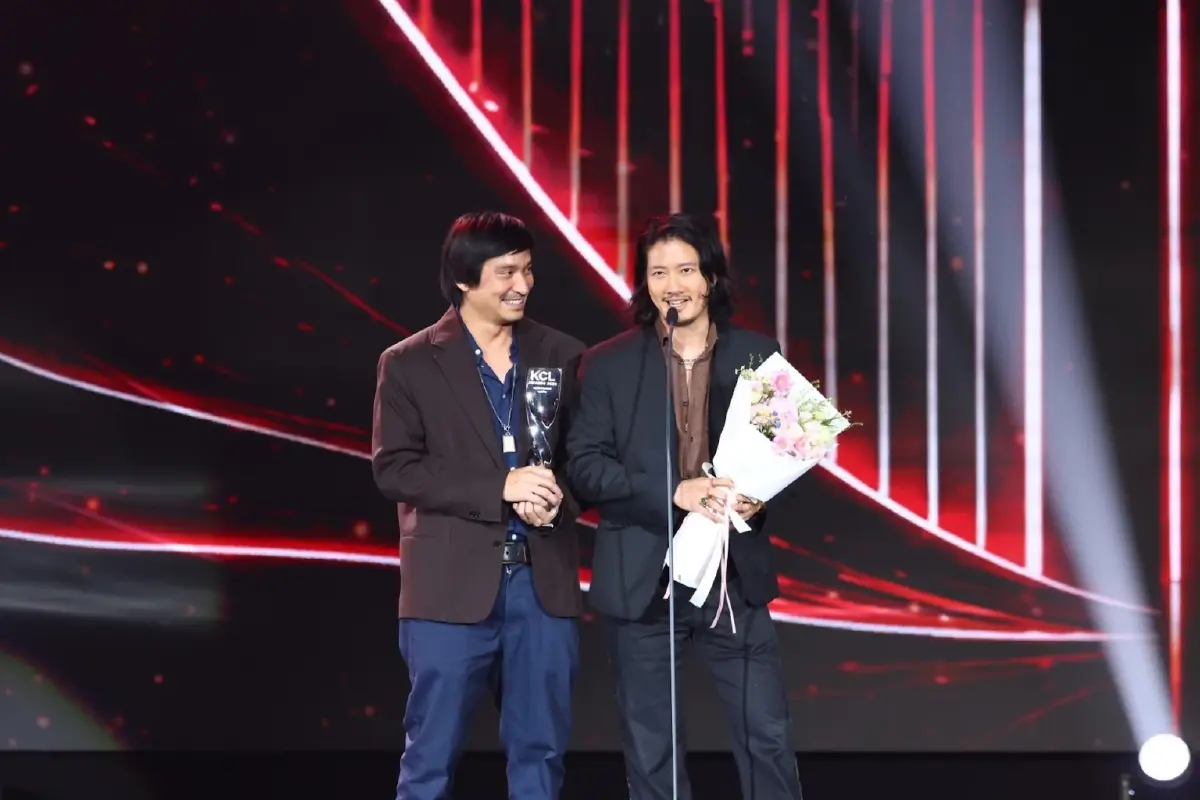 ‘เดอะสโตน’ - ‘สงคราม ส่งด่วน’ กวาดรางวัล ‘คมชัดลึก อวอร์ด’