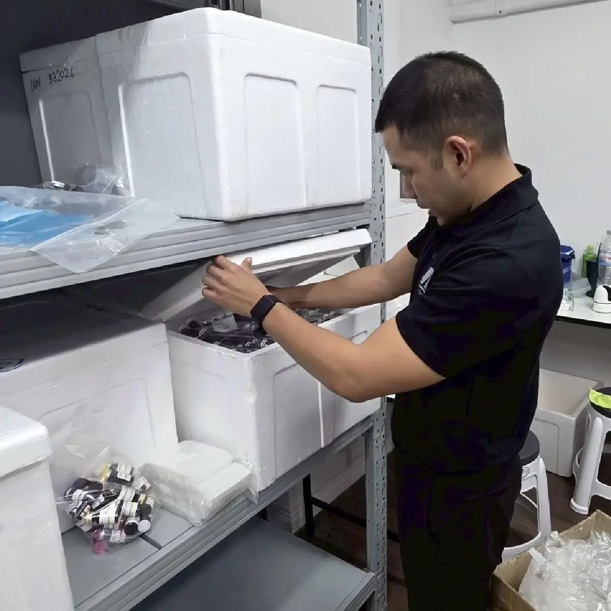 ยึดของกลาง 22 ล้าน แหล่งเครื่องสำอางจำแลง ส่งคลินิกเสริมความงาม