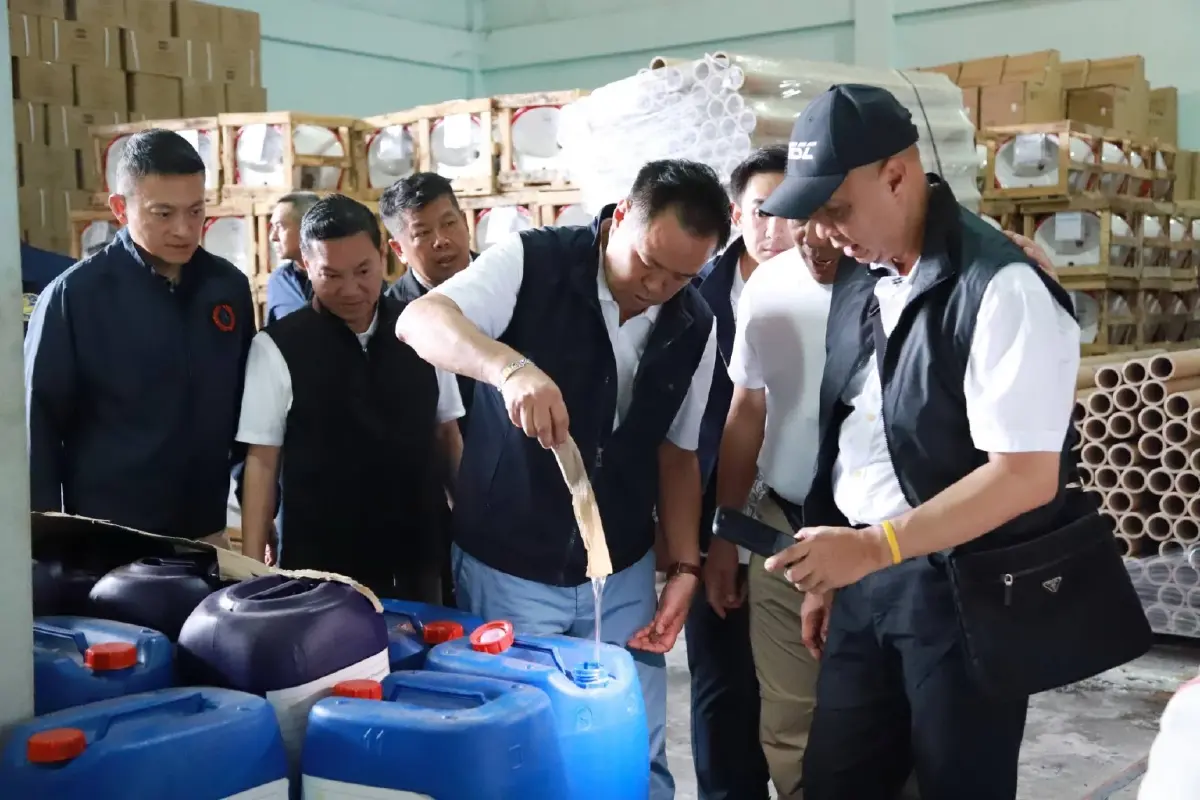 'อนุทิน' นำทีมบุกระนอง! ยึดสินค้าเถื่อน 50 ล้าน สั่งอายัดของกลาง