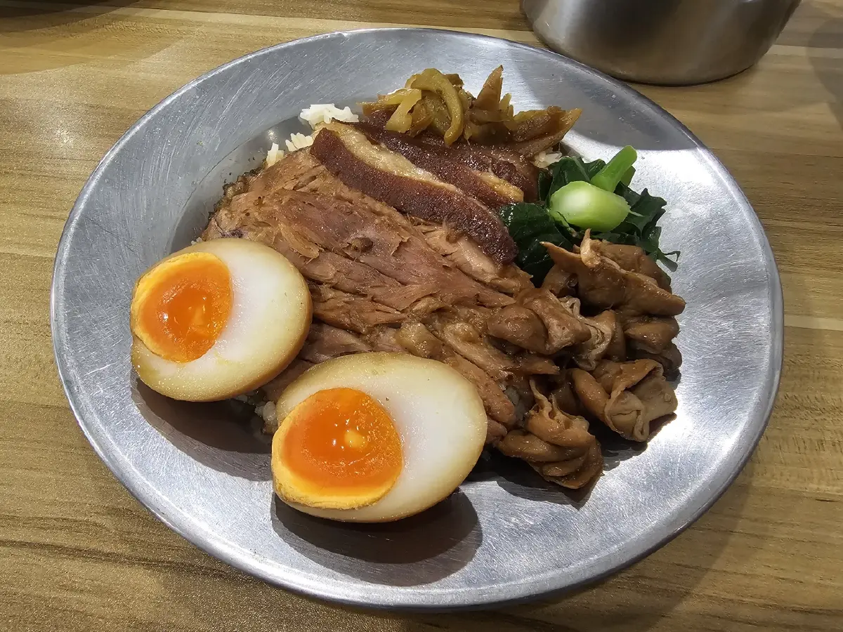 'ขาหมูบ้านไร่' อร่อยแบบไทยๆ เนื้อ-หนัง เปื่อยนุ่ม ชุ่มฉ่ำ