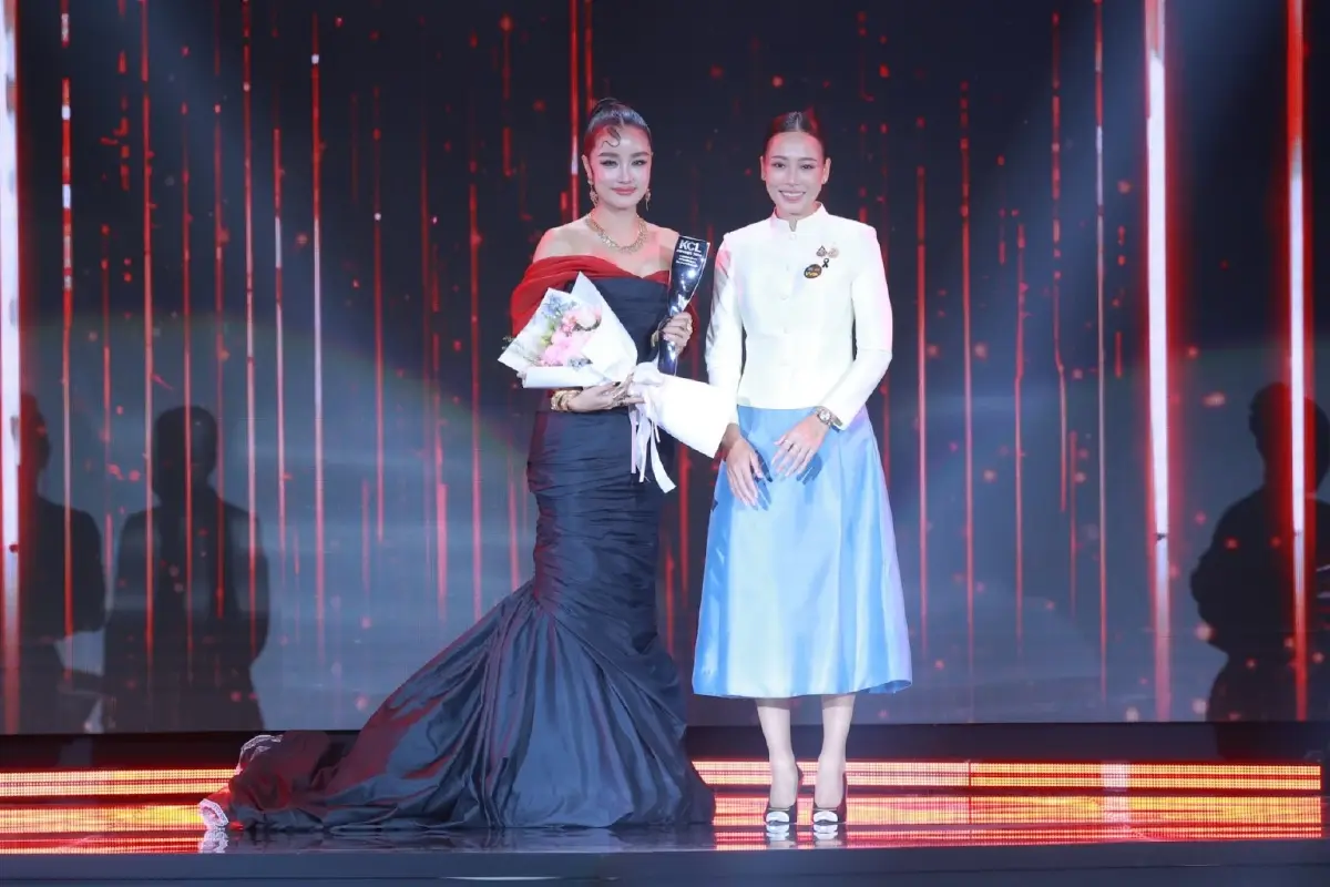 ‘เดอะสโตน’ - ‘สงคราม ส่งด่วน’ กวาดรางวัล ‘คมชัดลึก อวอร์ด’