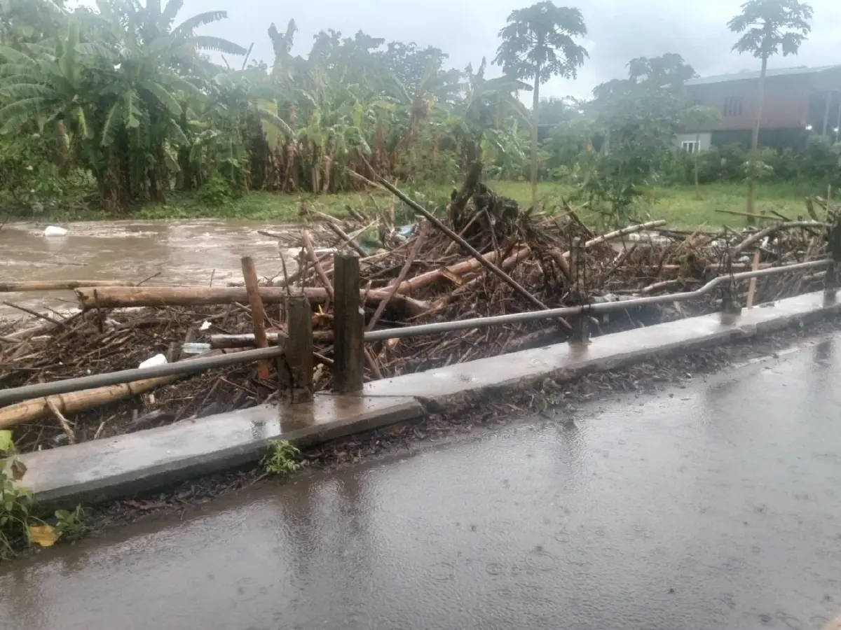 ฝนตกหนักเพชรบูรณ์ น้ำป่าทะลักจม 3 ตำบล ชาวบ้านหนีน้ำท่วมวุ่น