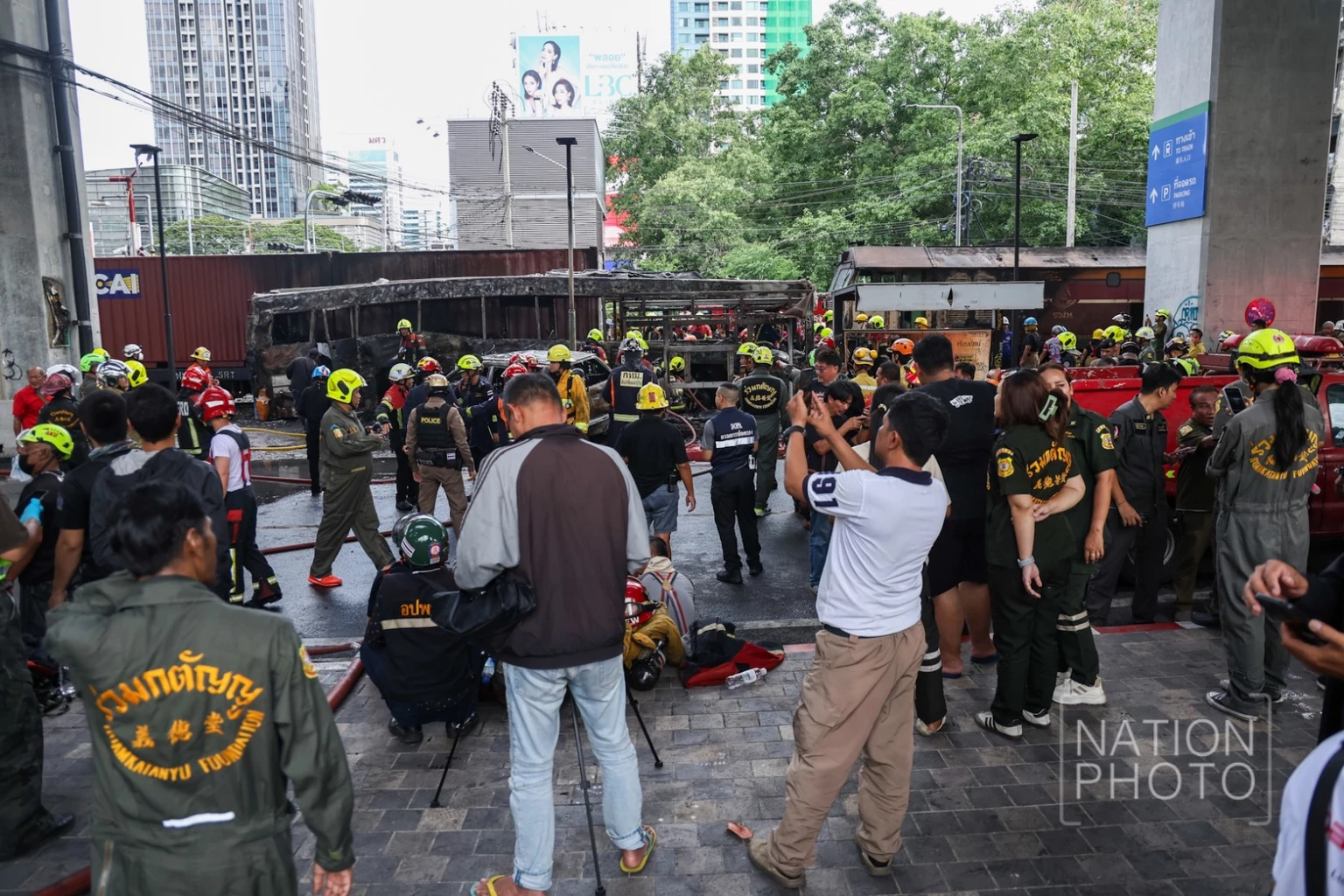 ด่วน! เกิดอุบัติเหตุ รถไฟชนรถเมล์ ไฟลุกท่วม เสียชีวิตหลายราย หลีกเลี่ยงเส้นทาง