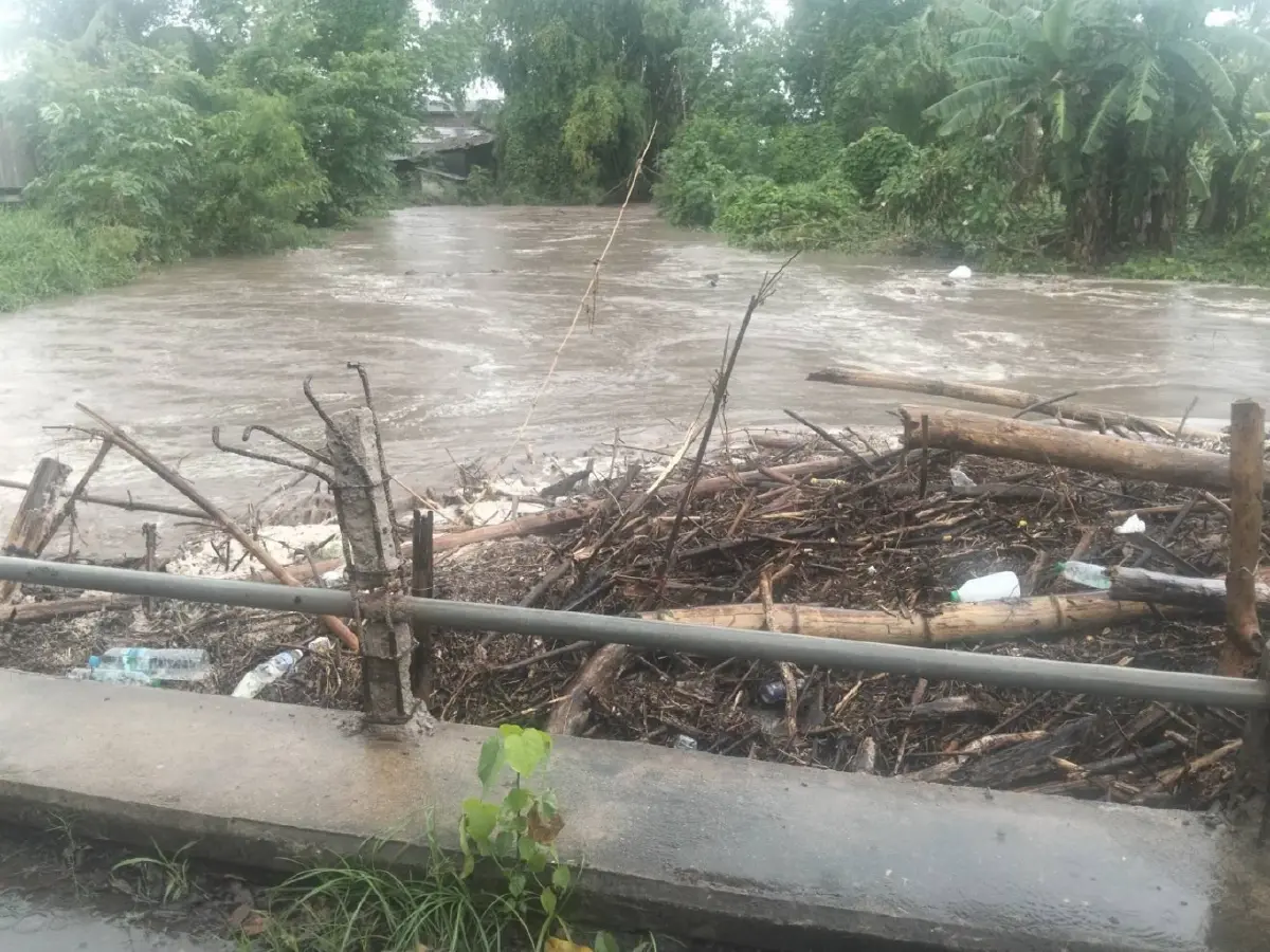 ฝนตกหนักเพชรบูรณ์ น้ำป่าทะลักจม 3 ตำบล ชาวบ้านหนีน้ำท่วมวุ่น