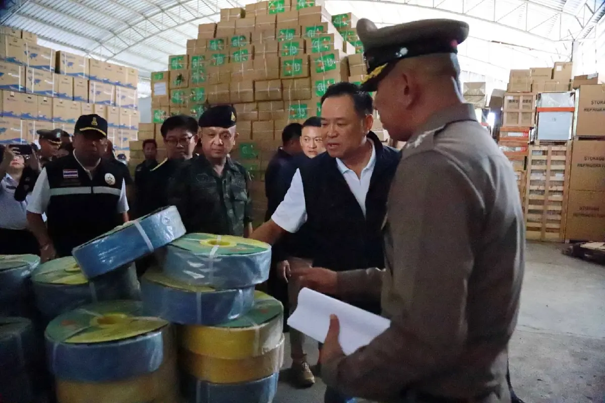 'อนุทิน' นำทีมบุกระนอง! ยึดสินค้าเถื่อน 50 ล้าน สั่งอายัดของกลาง