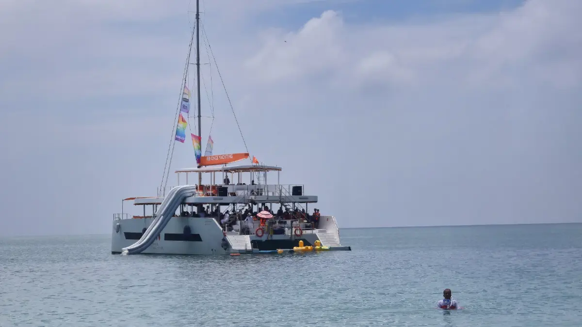 ‘Pride Run to Yach’ วิ่งชายหาด ล่องเรือยอร์ช ไอซ์บาธ กลางทะเล