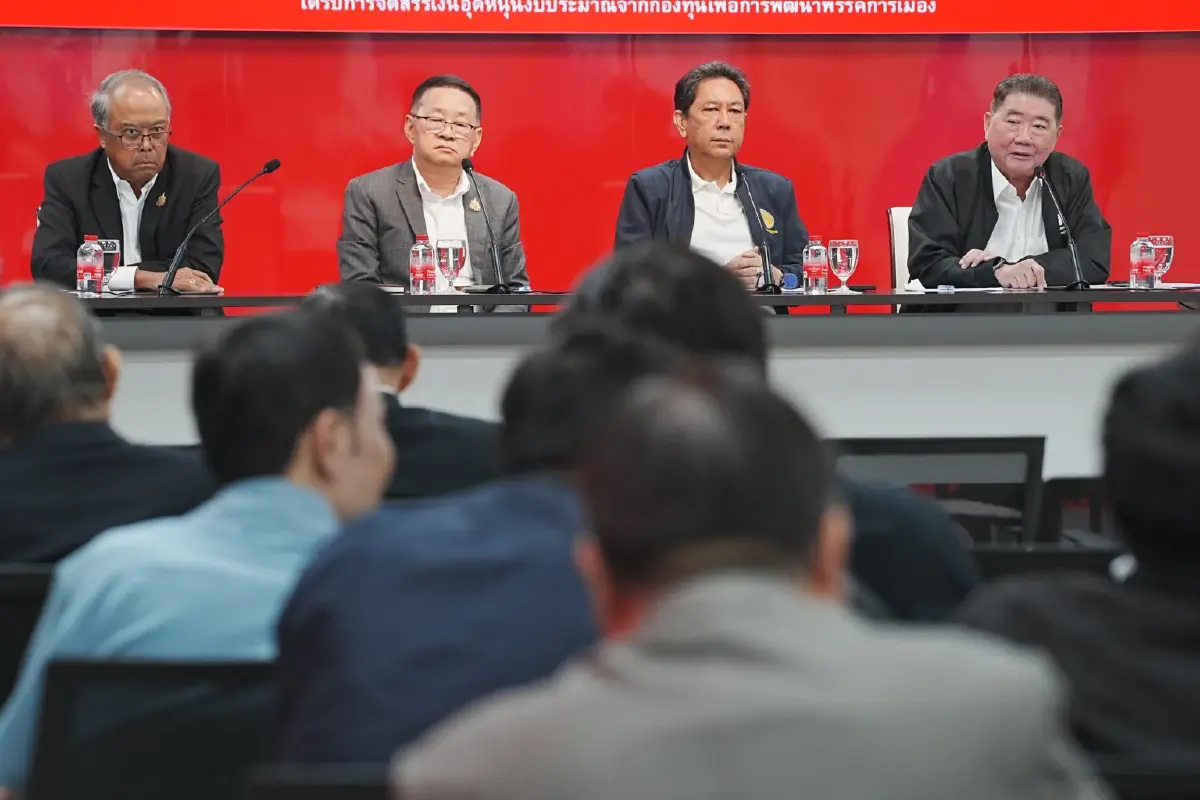 ‘เพื่อไทย’ แก้เกมเคาะปรับแก้ไขร่างรัฐธรรมนูญ ยึดโมเดล สสร.ปี40
